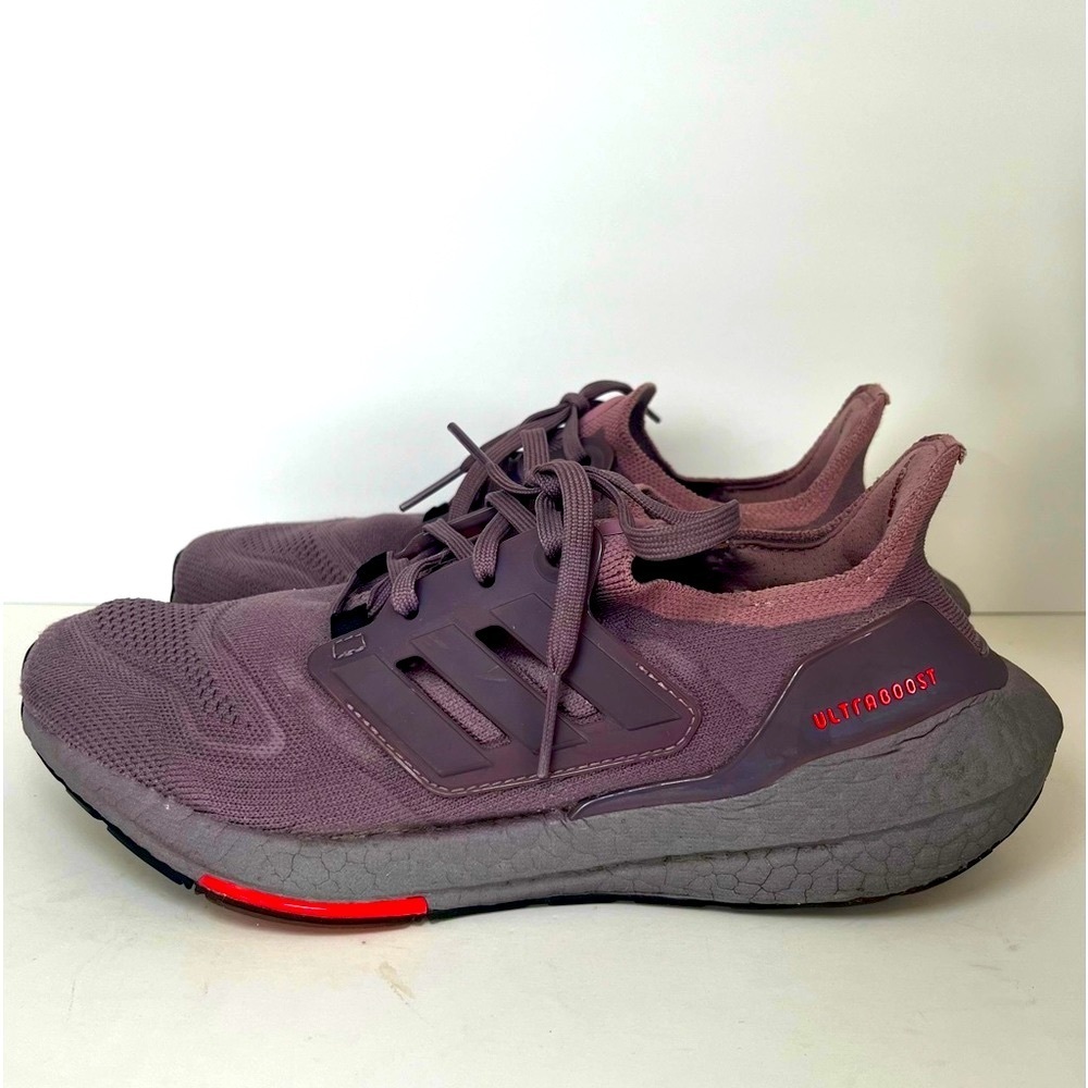 Adidas Ultraboost 22 Women’s Running Shoes Size 7.5 Purple Exercise Walking